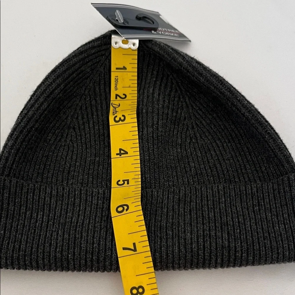Roundtree & Yorke Dark Gray Knit Beanie